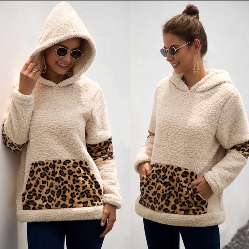 Sherpa Animal Print with Hood - Picture 4 of 4